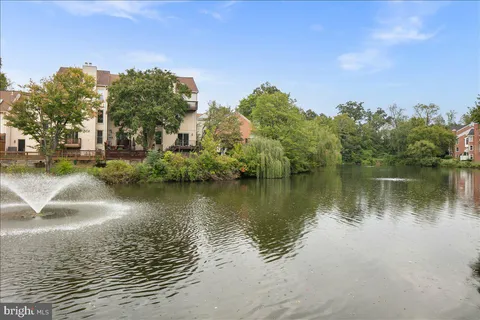 $324,900 | 3150 Covewood Court, Unit L, Falls Church, VA 22042