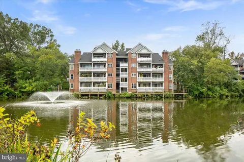 $324,900 | 3150 Covewood Court, Unit L, Falls Church, VA 22042