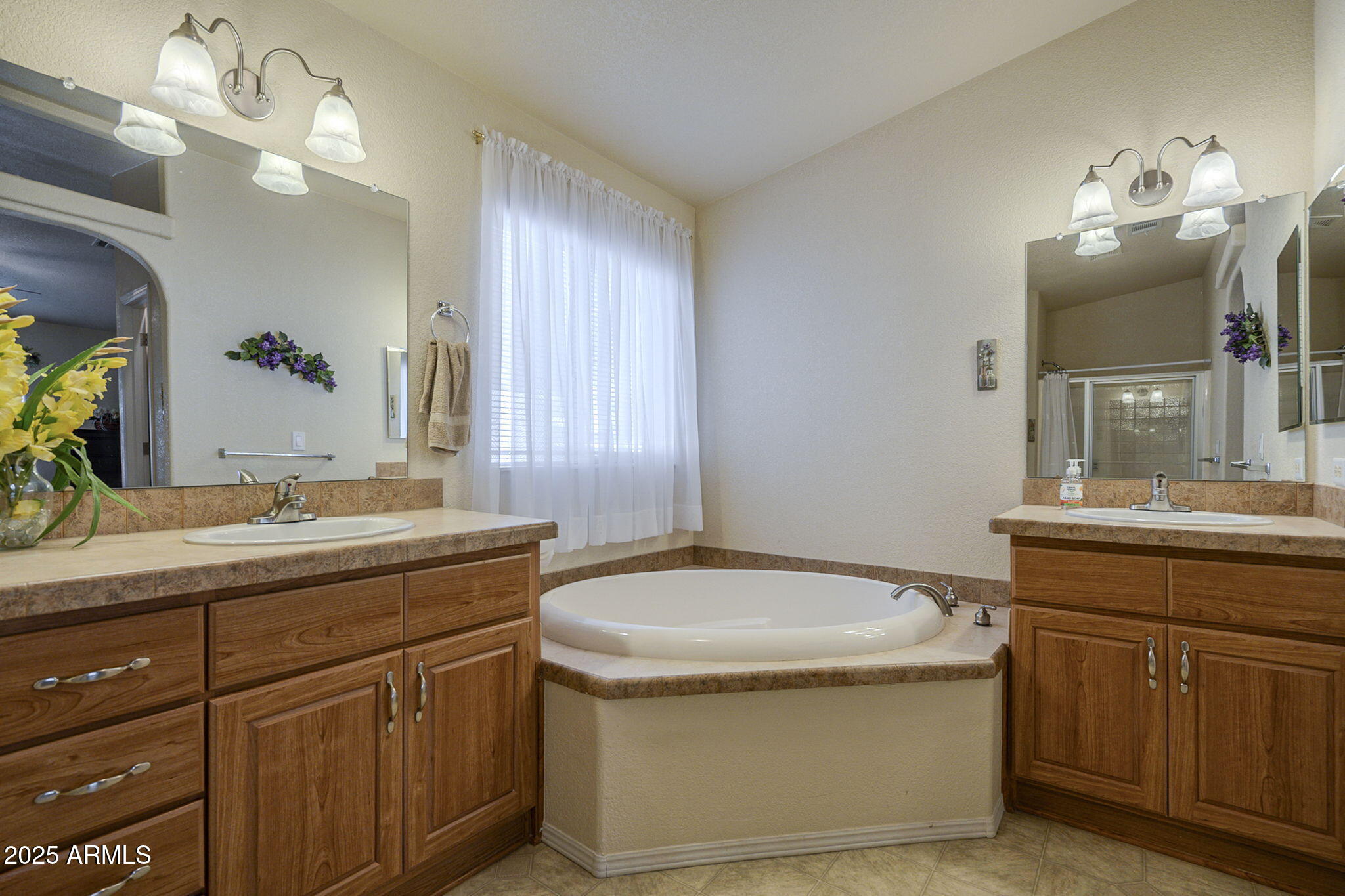 2263 North Trekell Road, Unit 93 Casa Grande, AZ 85122 - Photo 11 of 28 Primary Bathroom1