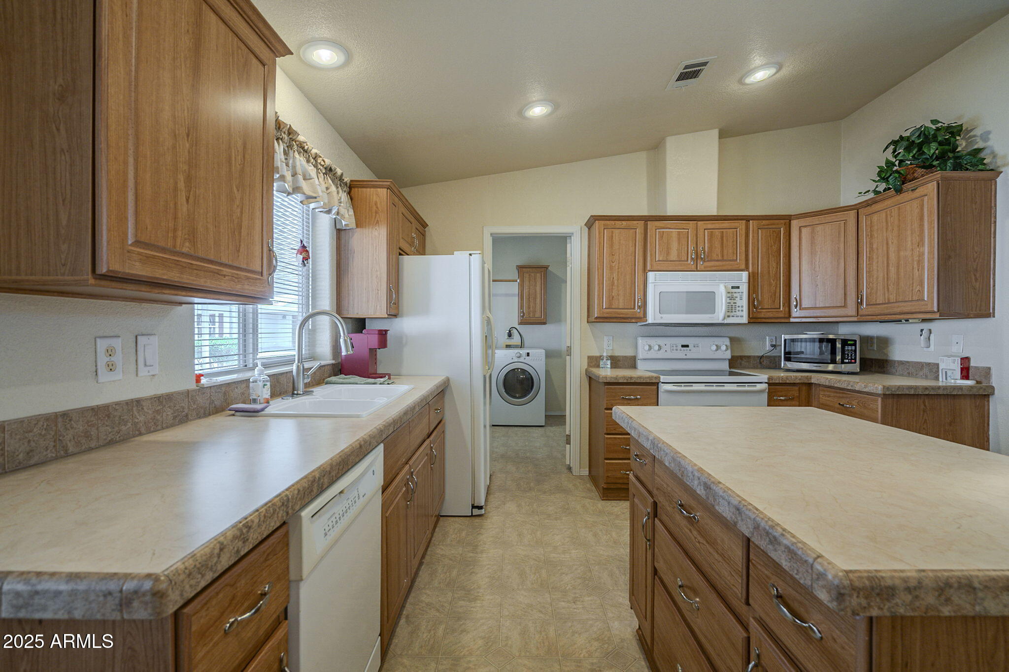 2263 North Trekell Road, Unit 93 Casa Grande, AZ 85122 - Photo 6 of 28 Kitchen1