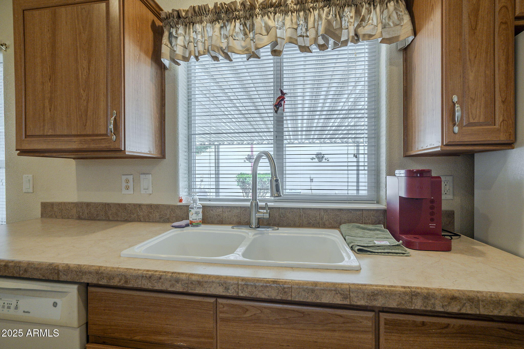 2263 North Trekell Road, Unit 93 Casa Grande, AZ 85122 - Photo 7 of 28 Kitchen2