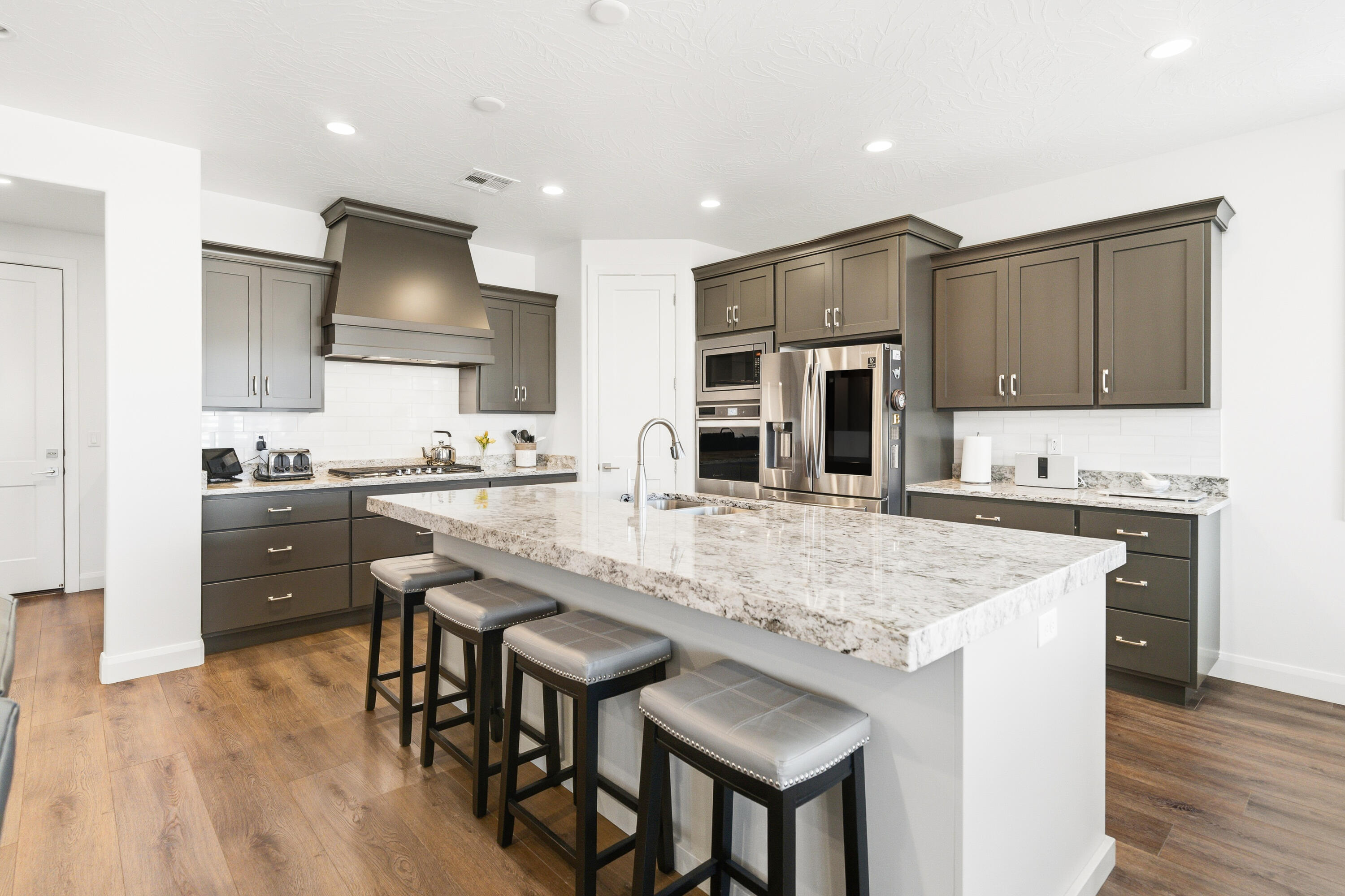 1414 Via Del Sol Washington, UT 84780 - Photo 2 of 37 Kitchen