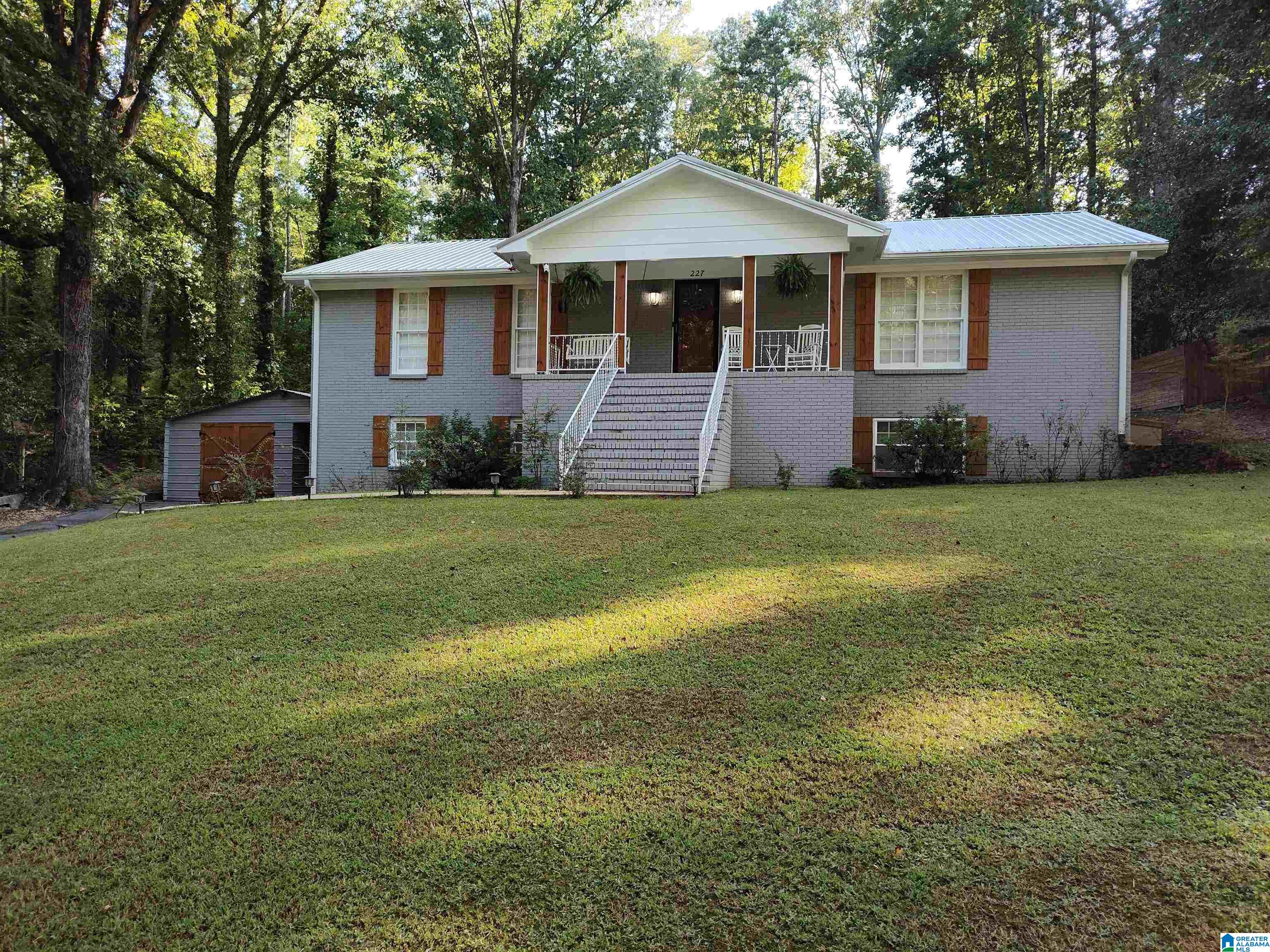 227 Primrose Path Sylacauga, AL 35150 - Photo 2 of 27