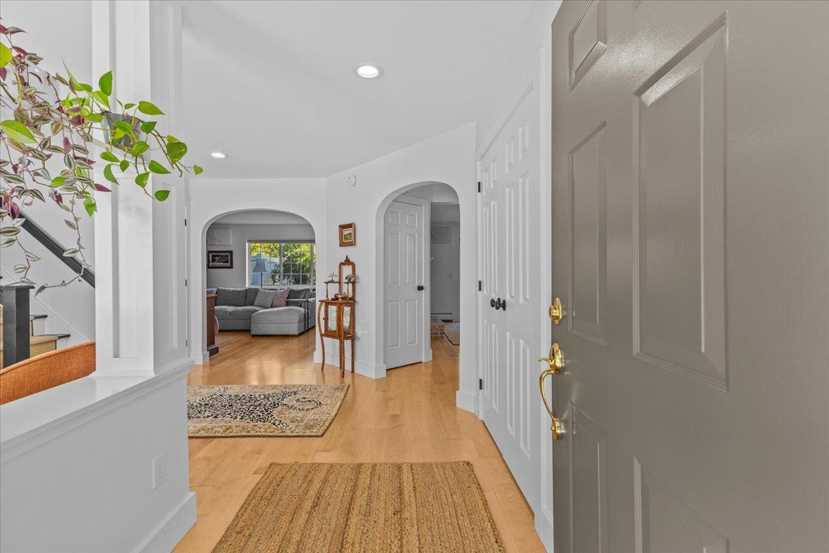 64 Southwind Drive Burlington, VT 05401 - Photo 2 of 31