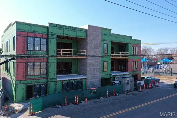 $1,495,000 | 144 West Adams Avenue, Unit 2W, St. Louis, MO 63122