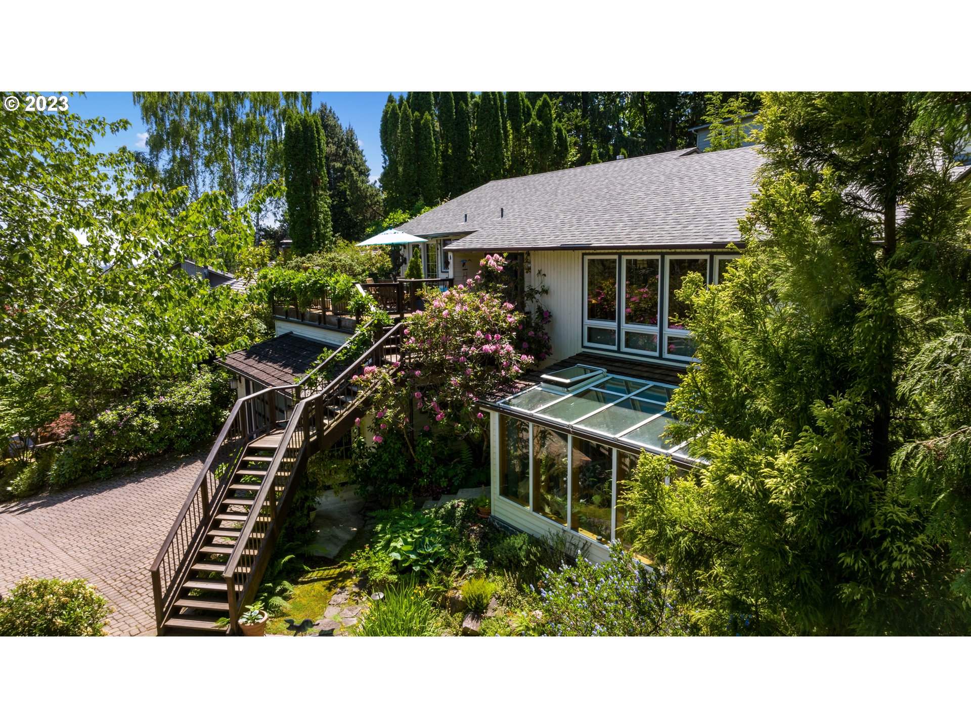 3015 Southwest Raleighview Drive Portland, OR 97225 - Photo 2 of 48 Gallery Image 2