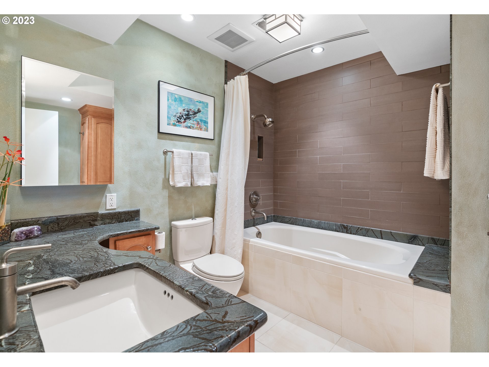 3015 Southwest Raleighview Drive Portland, OR 97225 - Photo 33 of 48 Gallery Image 33