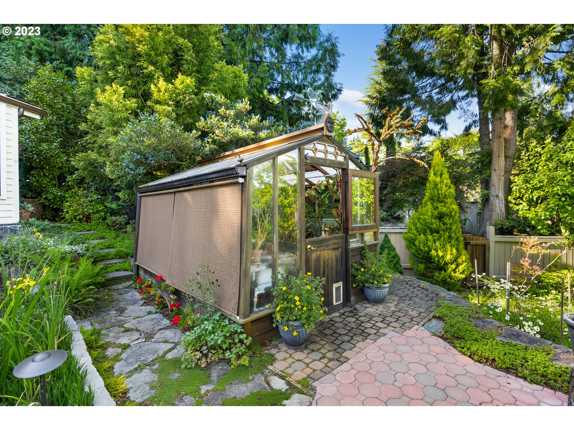 3015 Southwest Raleighview Drive Portland, OR 97225 - Photo 43 of 48 Gallery Image 43