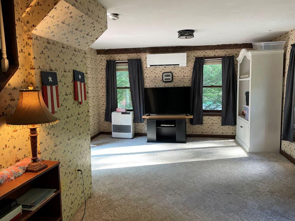 383 Old Alfred Road Waterboro, ME 04030 - Photo 13 of 38 15 living