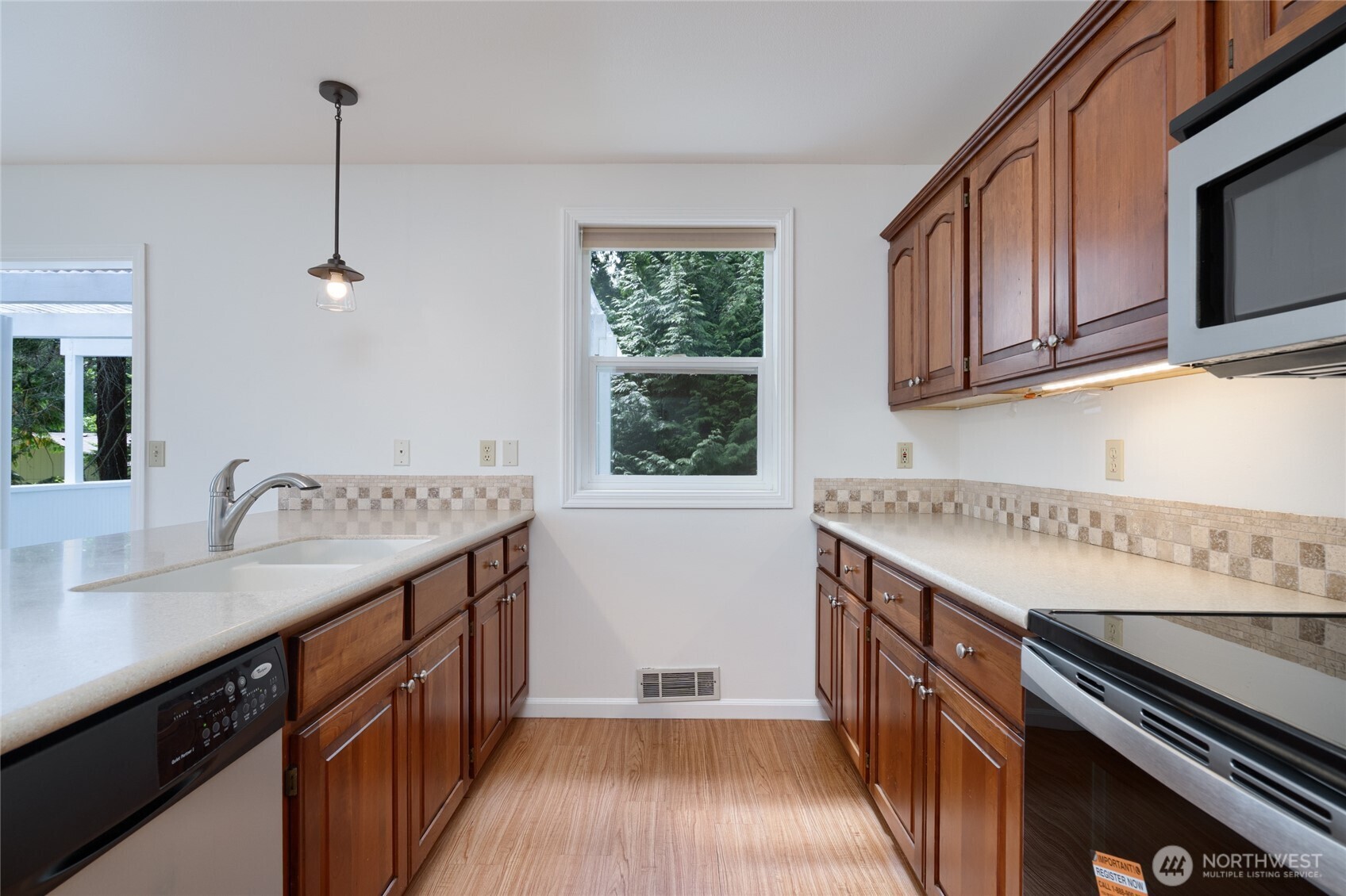 350 Stillaguamish Place La Conner, WA 98257 - Photo 12 of 39