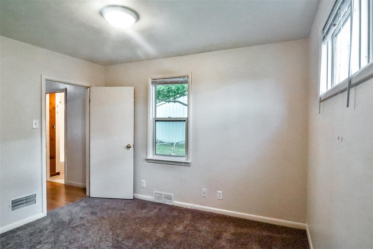 2085 Blackhawk Road Rockford, IL 61109 - Photo 12 of 24 Gallery Image 12