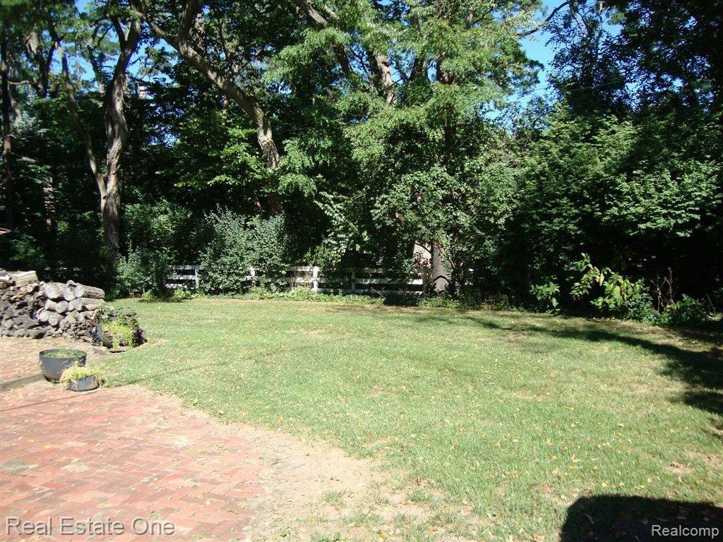 4170 Valley Forge Road Bloomfield Hills, MI 48301 - Photo 3 of 25 Back Yard