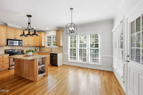 $895,000 | 215 Lansbrooke Lane, Apex, NC 27502