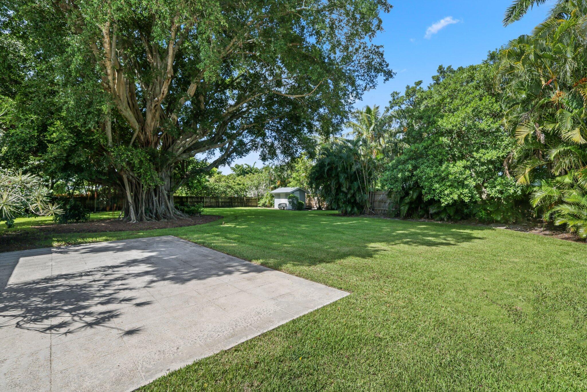 920 Hibiscus Lane Delray Beach, FL 33444 - Photo 36 of 39 Yard