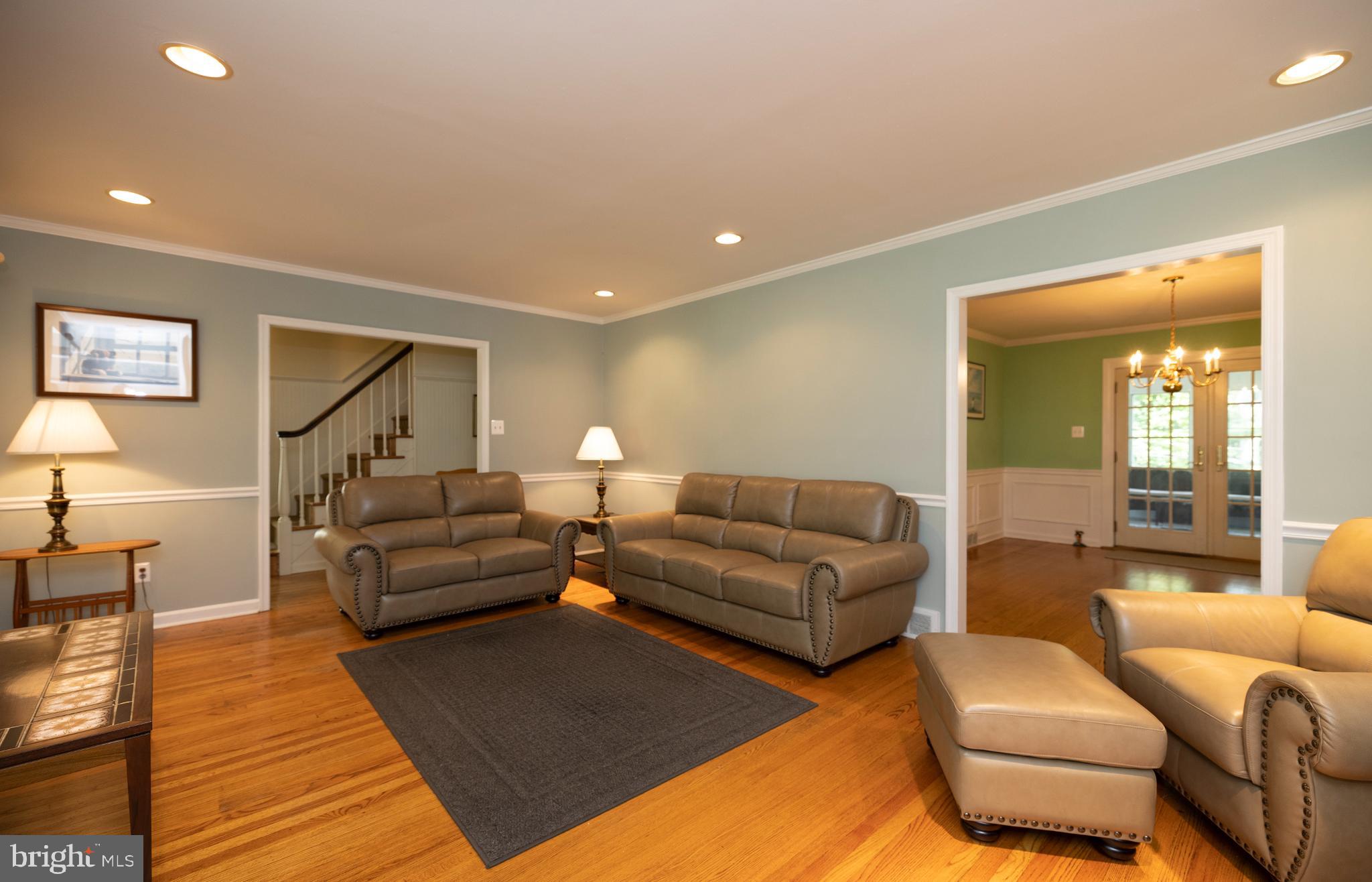 307 Colket Lane Wayne, PA 19087 - Photo 8 of 29 Living Room 2