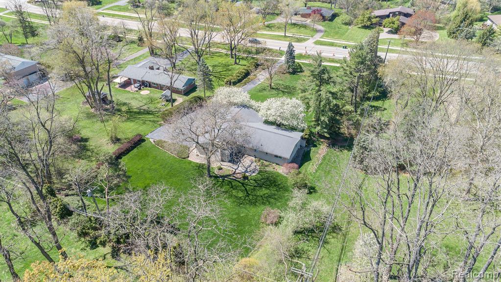 25826 Farmington Road Farmington Hills, MI 48336 - Photo 9 of 43