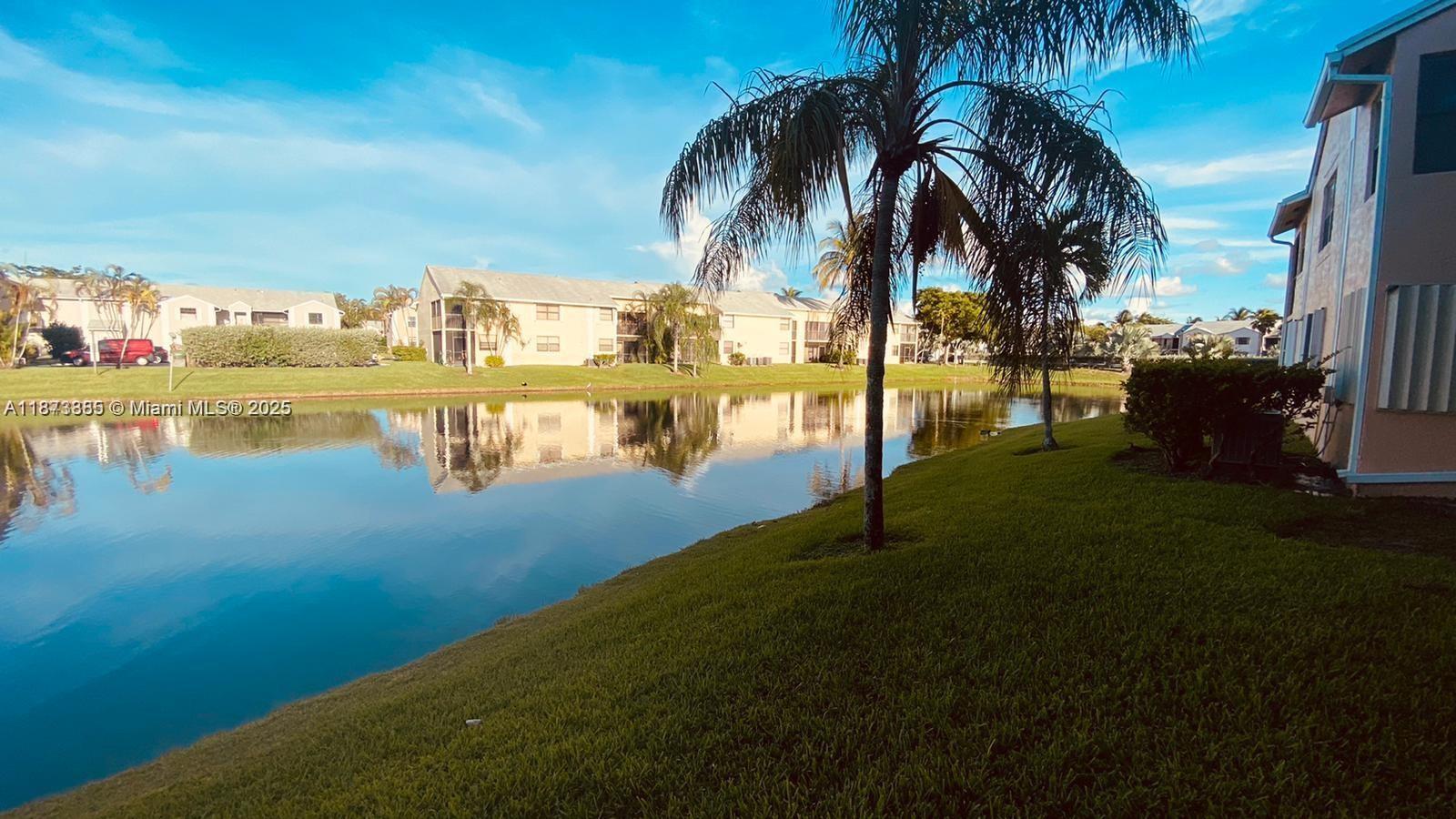 1017 Washington Circle, Unit F Homestead, FL 33034 - Photo 27 of 34 a view of an ocean from a building