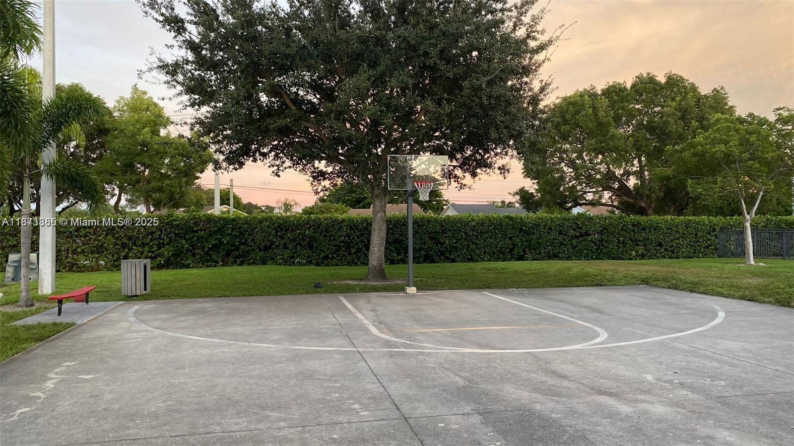 1017 Washington Circle, Unit F Homestead, FL 33034 - Photo 30 of 34 a view of outdoor space