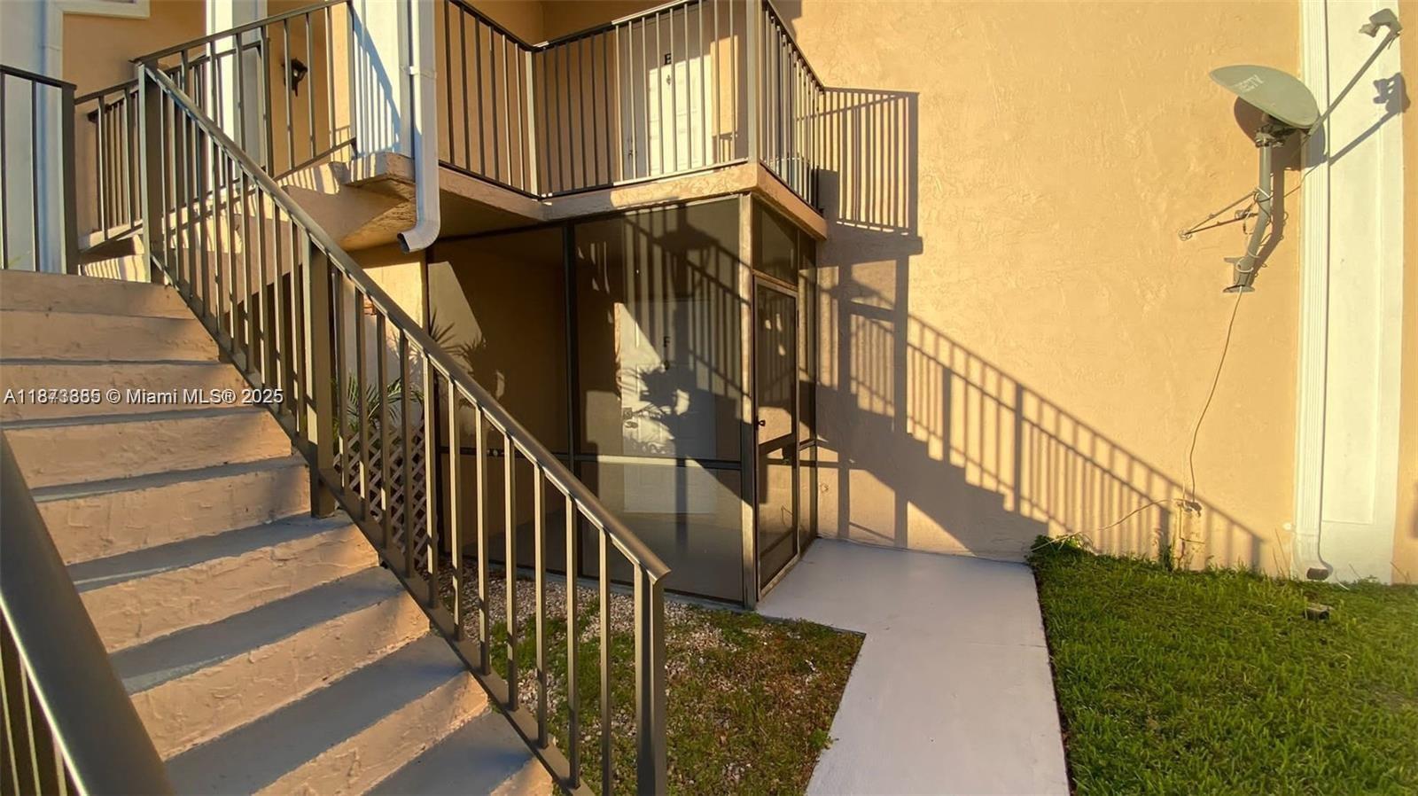 1017 Washington Circle, Unit F Homestead, FL 33034 - Photo 3 of 34 a view of entryway