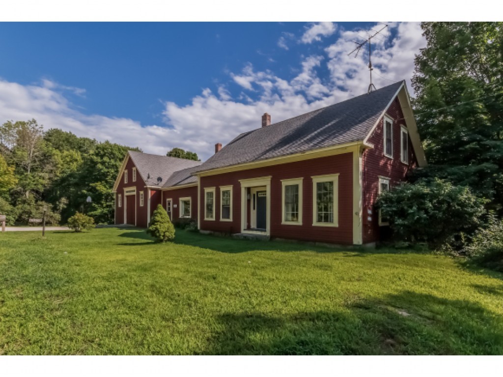 211 Robert Rogers Road Dunbarton, NH 03046 - Photo 1 of 35