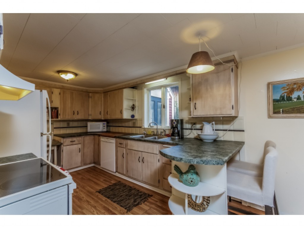 211 Robert Rogers Road Dunbarton, NH 03046 - Photo 8 of 35