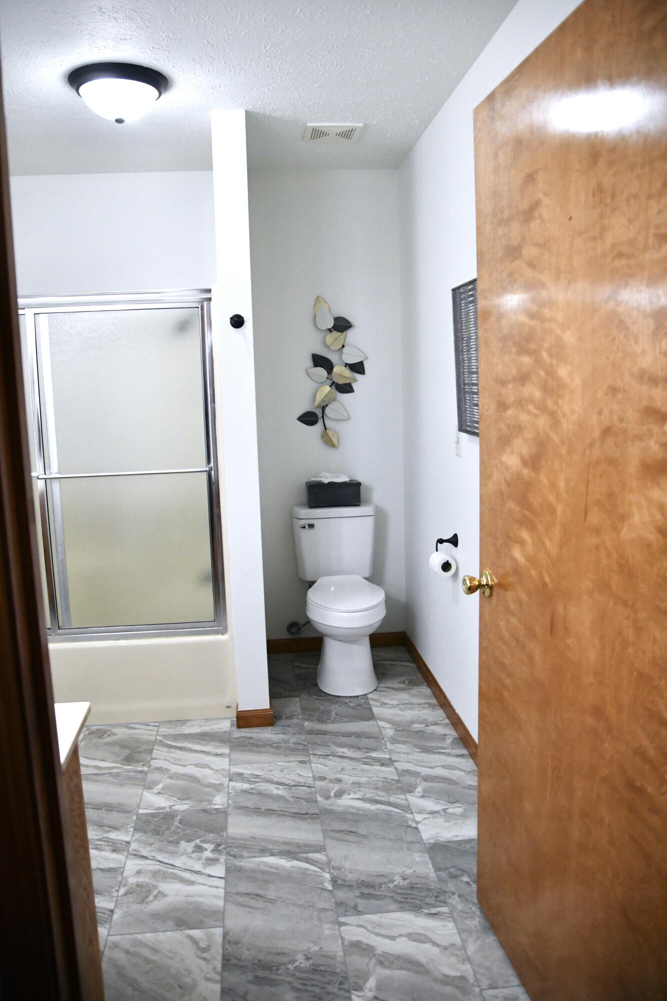 2021 Morrisville Road Bolivar, MO 65613 - Photo 20 of 36 Primary Bathroom