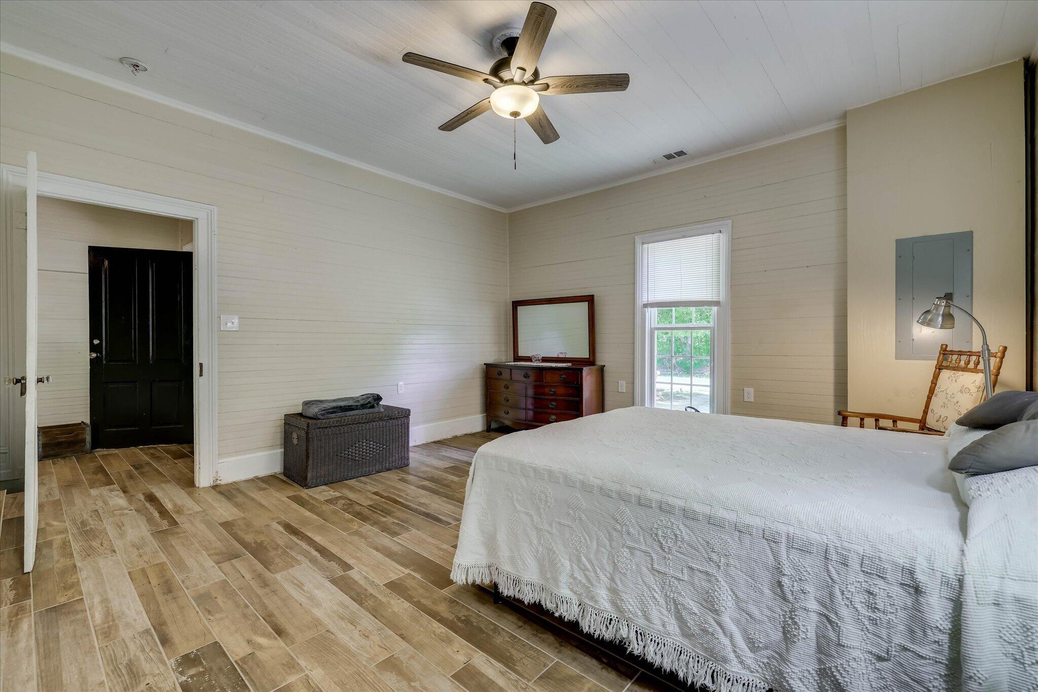 1265 Gills Point Road Tignall, GA 30668 - Photo 17 of 43 24-124