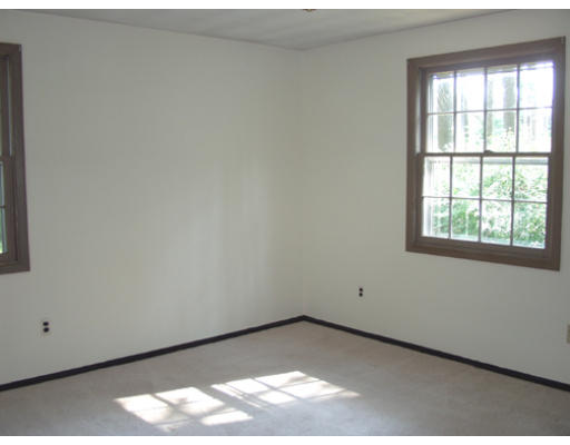 20 Ansie Road Chelmsford, MA 01824 - Photo 8 of 11