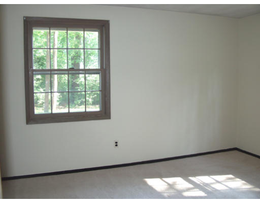 20 Ansie Road Chelmsford, MA 01824 - Photo 10 of 11