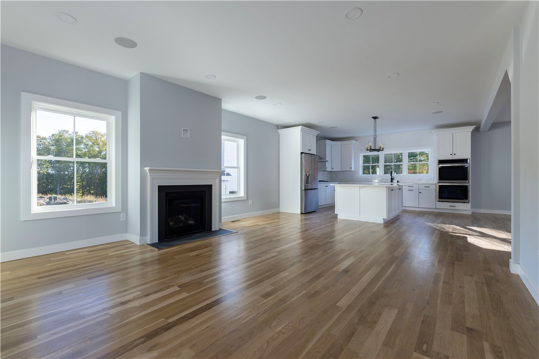 1 Stoneridge Road, Unit 1 Smithfield, RI 02917 - Photo 4 of 38 Gas fireplace