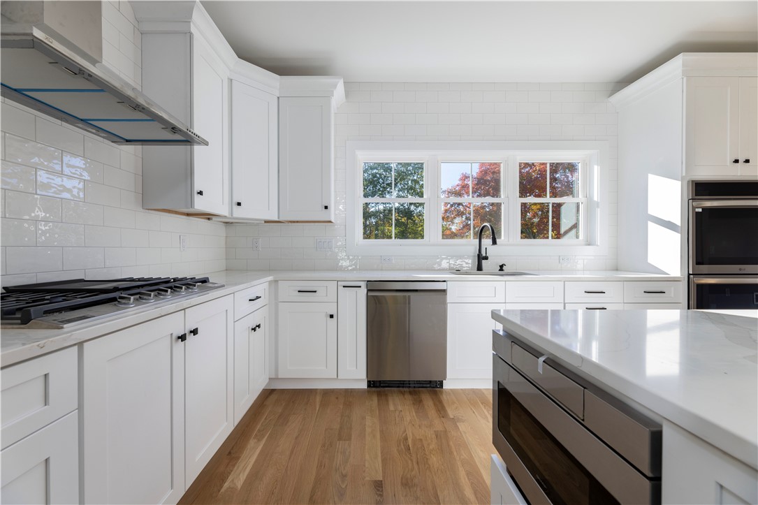 1 Stoneridge Road, Unit 1 Smithfield, RI 02917 - Photo 7 of 38