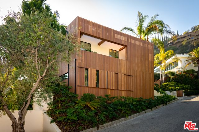 $6,250,000 | 1883 Rising Glen Road, Los Angeles, CA 90069