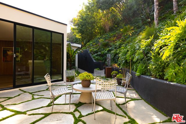 $6,250,000 | 1883 Rising Glen Road, Los Angeles, CA 90069