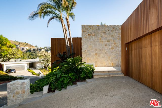 $6,250,000 | 1883 Rising Glen Road, Los Angeles, CA 90069