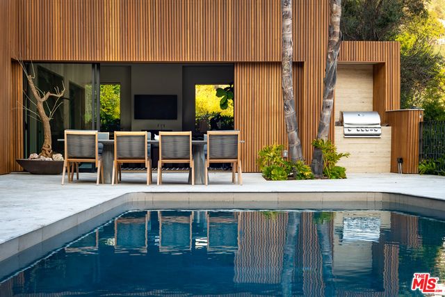 $6,250,000 | 1883 Rising Glen Road, Los Angeles, CA 90069