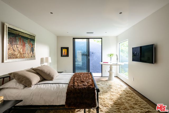 $6,250,000 | 1883 Rising Glen Road, Los Angeles, CA 90069