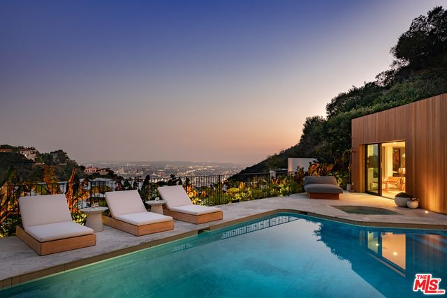 $6,250,000 | 1883 Rising Glen Road, Los Angeles, CA 90069