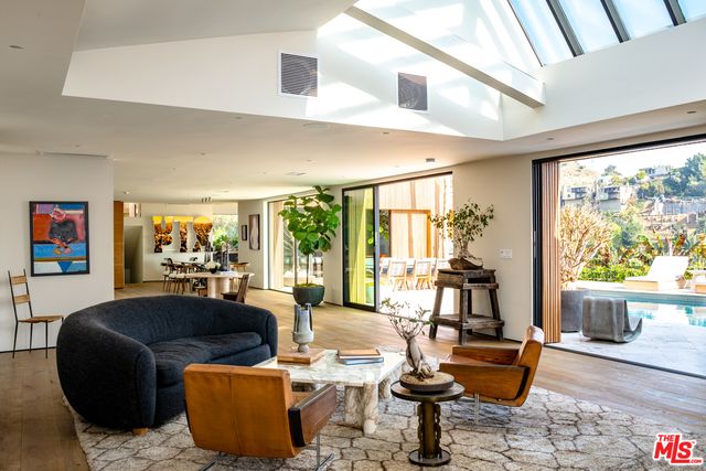 $6,250,000 | 1883 Rising Glen Road, Los Angeles, CA 90069