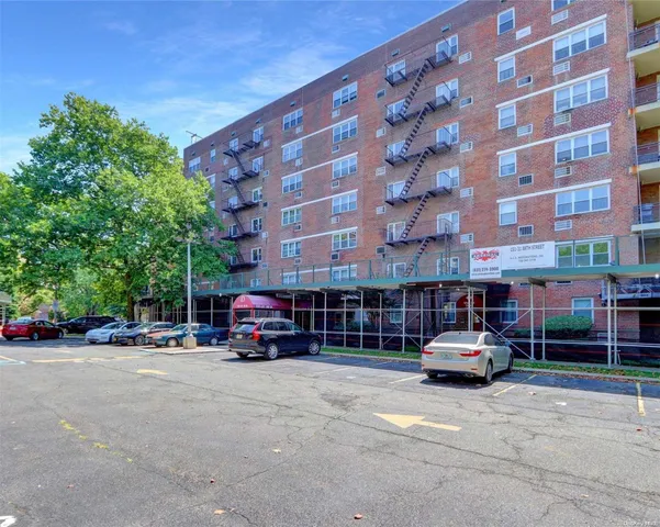 $241,500 | 151-31 88th Street, Unit 6H | Lindenwood