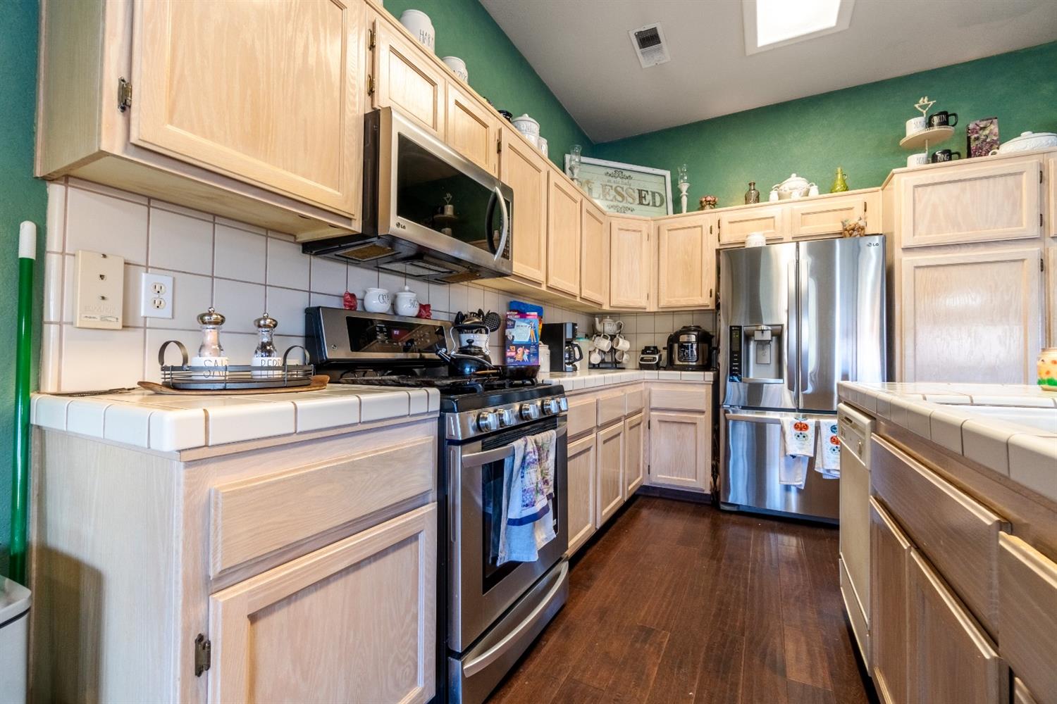 2096 North Thompson Avenue Reedley, CA 93654 - Photo 13 of 32 Gallery Image 13