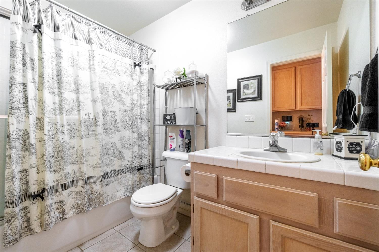 2096 North Thompson Avenue Reedley, CA 93654 - Photo 14 of 32 Gallery Image 14