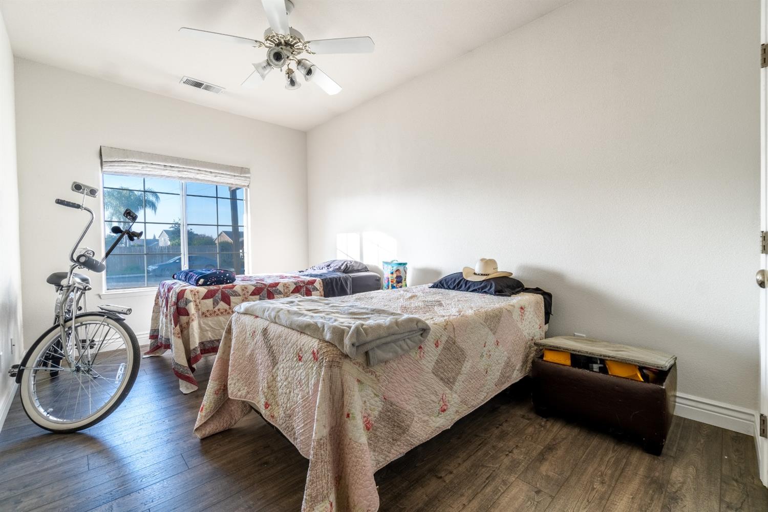 2096 North Thompson Avenue Reedley, CA 93654 - Photo 17 of 32 Gallery Image 17