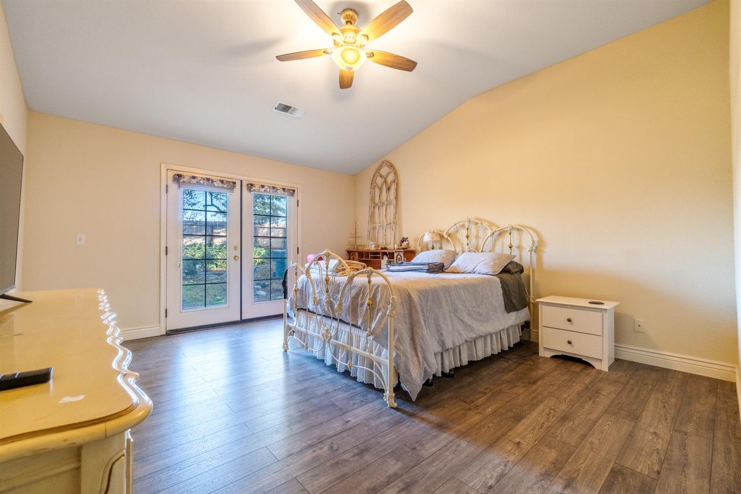 2096 North Thompson Avenue Reedley, CA 93654 - Photo 20 of 32 Gallery Image 20