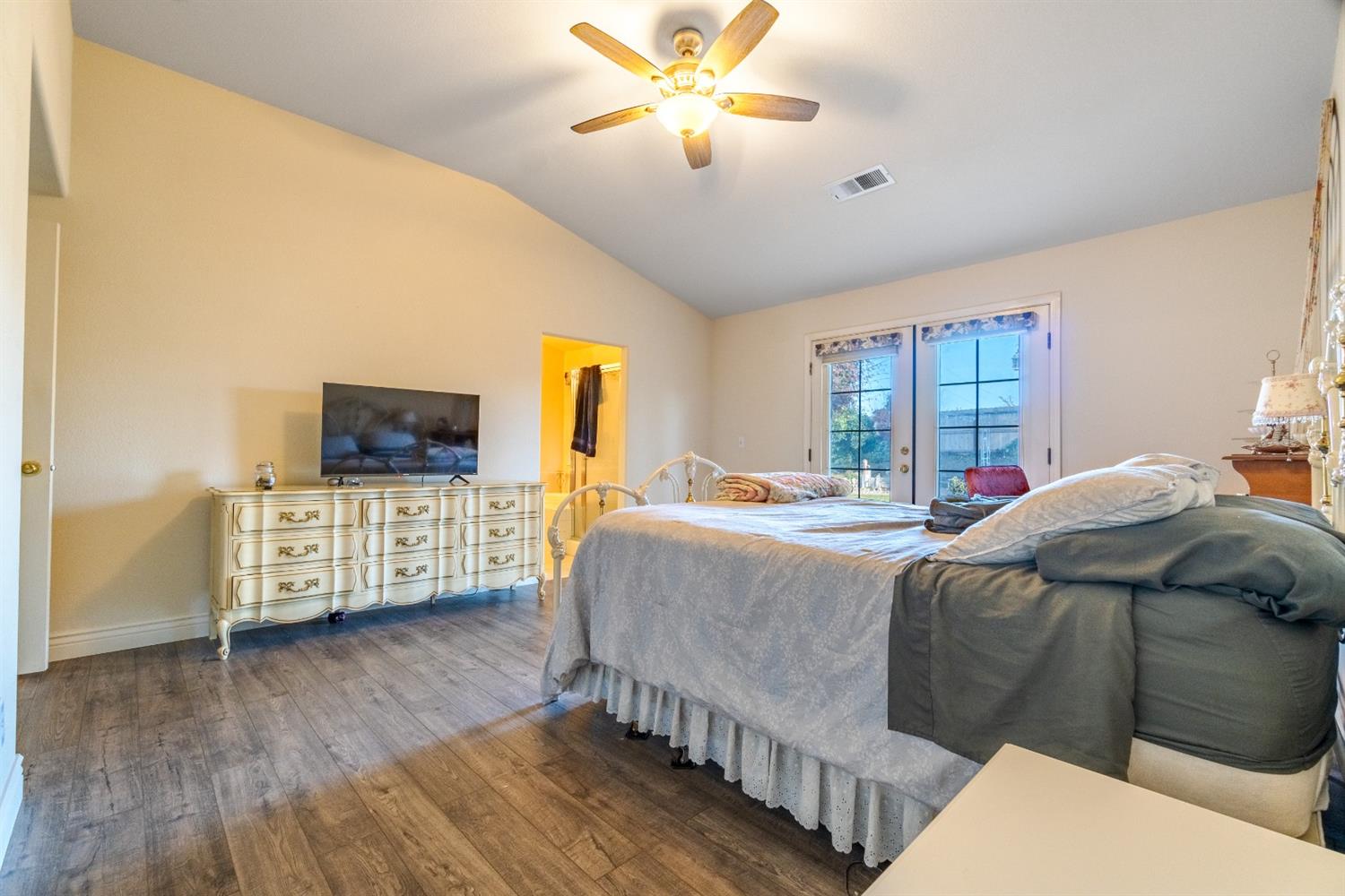 2096 North Thompson Avenue Reedley, CA 93654 - Photo 21 of 32 Gallery Image 21
