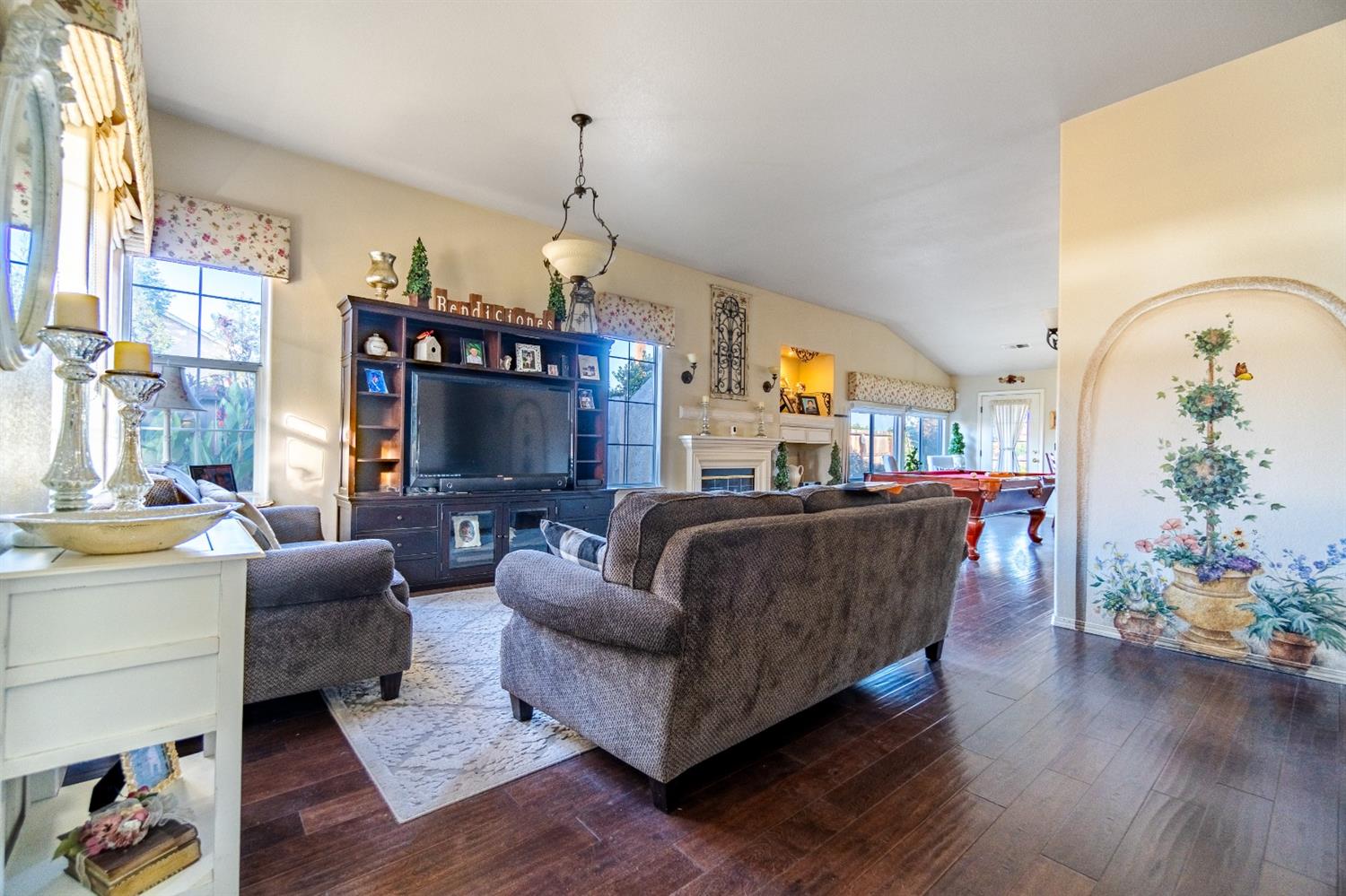 2096 North Thompson Avenue Reedley, CA 93654 - Photo 4 of 32 Gallery Image 4
