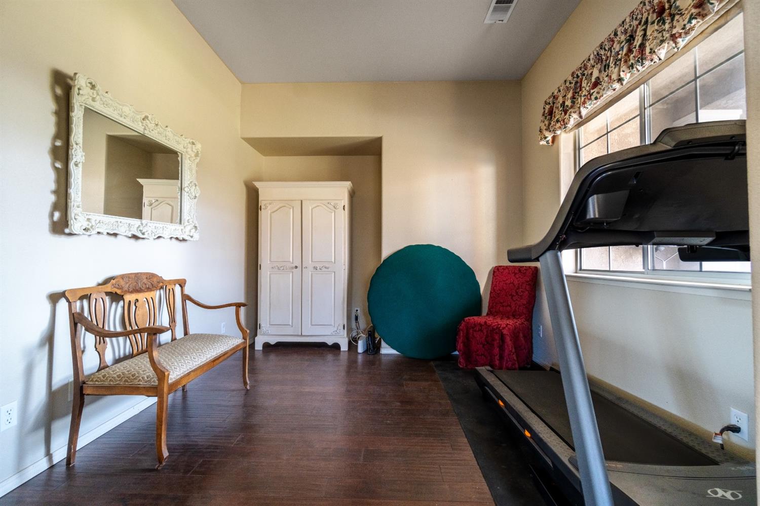 2096 North Thompson Avenue Reedley, CA 93654 - Photo 6 of 32 Gallery Image 6