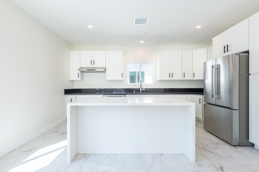 19453 Strathern Street Reseda, CA 91335 - Photo 14 of 28