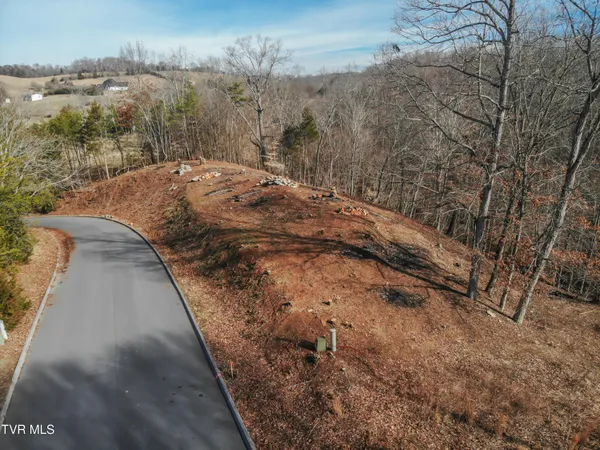 $179,000 | 101 Pointe Drive, Unit 2, Piney Flats, TN 37686