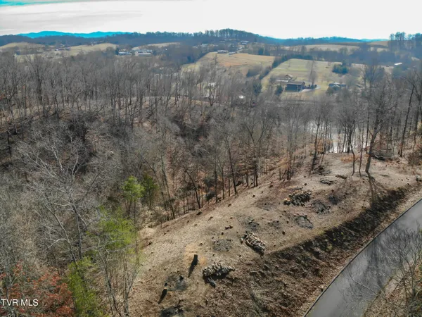 $179,000 | 101 Pointe Drive, Unit 2, Piney Flats, TN 37686