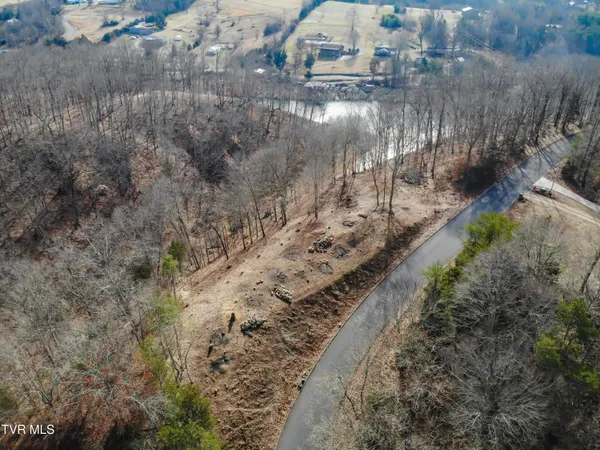 $179,000 | 101 Pointe Drive, Unit 2, Piney Flats, TN 37686